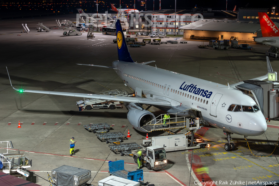 Lufthansa Airbus A320-214 (D-AIWA) | Photo 278529