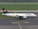 Lufthansa Airbus A320-214 (D-AIWB) at  Dusseldorf - International, Germany
