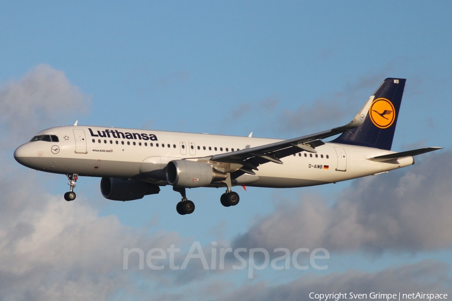 Lufthansa Airbus A320-214 (D-AIWB) | Photo 203872