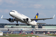 Lufthansa Airbus A320-214 (D-AIWB) at  Hamburg - Fuhlsbuettel (Helmut Schmidt), Germany