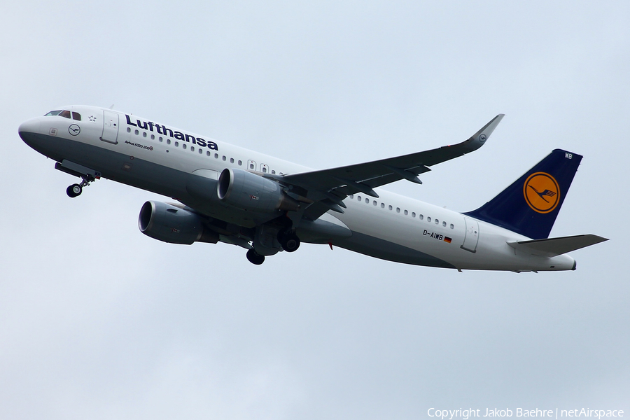 Lufthansa Airbus A320-214 (D-AIWB) | Photo 173835