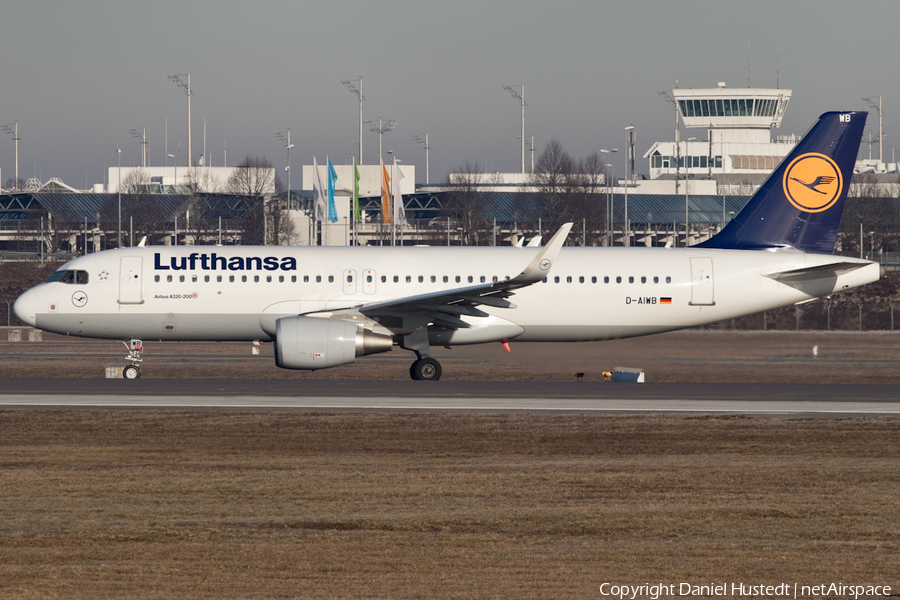 Lufthansa Airbus A320-214 (D-AIWB) | Photo 420345