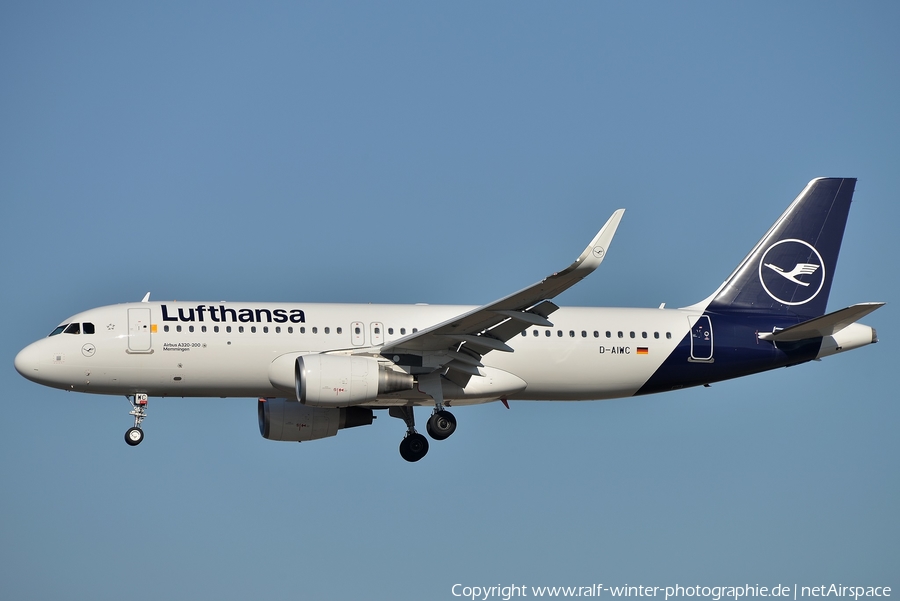 Lufthansa Airbus A320-214 (D-AIWC) | Photo 381030