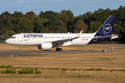 Lufthansa Airbus A320-214 (D-AIWD) at  Hamburg - Fuhlsbuettel (Helmut Schmidt), Germany