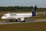 Lufthansa Airbus A320-214 (D-AIWD) at  Hamburg - Fuhlsbuettel (Helmut Schmidt), Germany