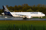 Lufthansa Airbus A320-214 (D-AIWE) at  Hamburg - Fuhlsbuettel (Helmut Schmidt), Germany