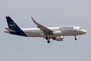 Lufthansa Airbus A320-214 (D-AIWE) at  Luqa - Malta International, Malta