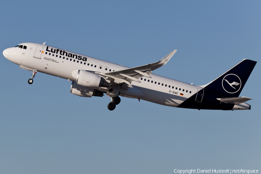 Lufthansa Airbus A320-214 (D-AIWE) | Photo 416828