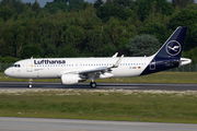 Lufthansa Airbus A320-214 (D-AIWF) at  Hamburg - Fuhlsbuettel (Helmut Schmidt), Germany