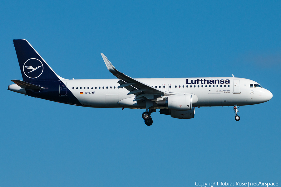 Lufthansa Airbus A320-214 (D-AIWF) | Photo 335627
