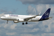 Lufthansa Airbus A320-214 (D-AIWF) at  Hamburg - Fuhlsbuettel (Helmut Schmidt), Germany