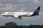 Lufthansa Airbus A320-214 (D-AIWF) at  Hamburg - Fuhlsbuettel (Helmut Schmidt), Germany