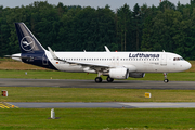 Lufthansa Airbus A320-214 (D-AIWF) at  Hamburg - Fuhlsbuettel (Helmut Schmidt), Germany