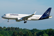 Lufthansa Airbus A320-214 (D-AIWF) at  Hamburg - Fuhlsbuettel (Helmut Schmidt), Germany