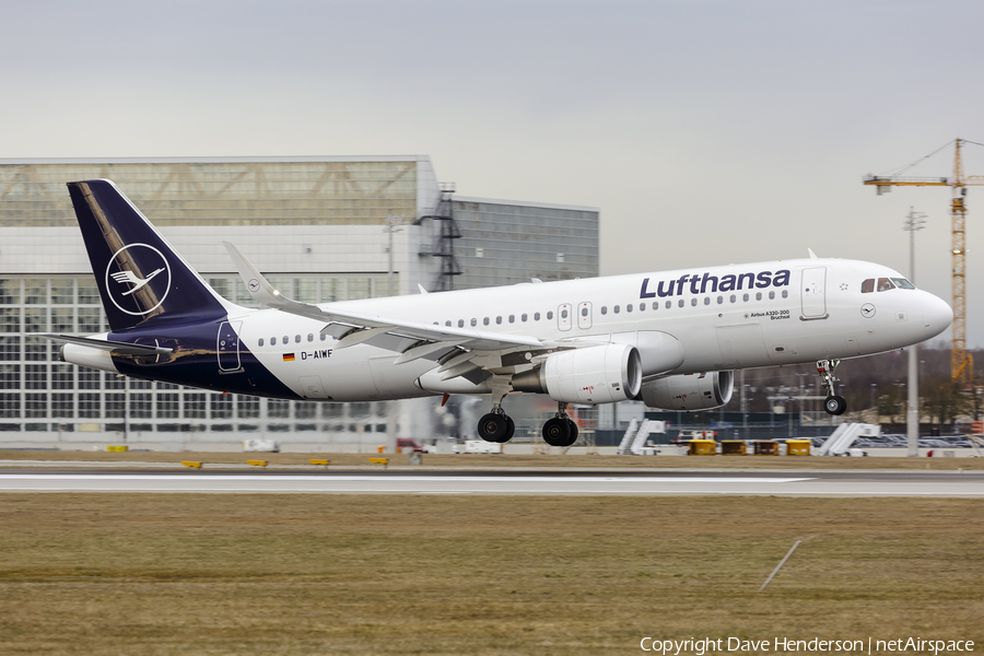 Lufthansa Airbus A320-214 (D-AIWF) | Photo 374087