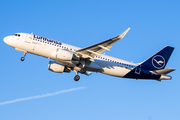 Lufthansa Airbus A320-214 (D-AIWG) at  Hamburg - Fuhlsbuettel (Helmut Schmidt), Germany