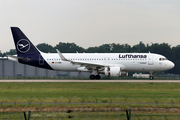 Lufthansa Airbus A320-214 (D-AIWH) at  Berlin Brandenburg, Germany