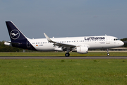 Lufthansa Airbus A320-214 (D-AIWH) at  Hamburg - Fuhlsbuettel (Helmut Schmidt), Germany