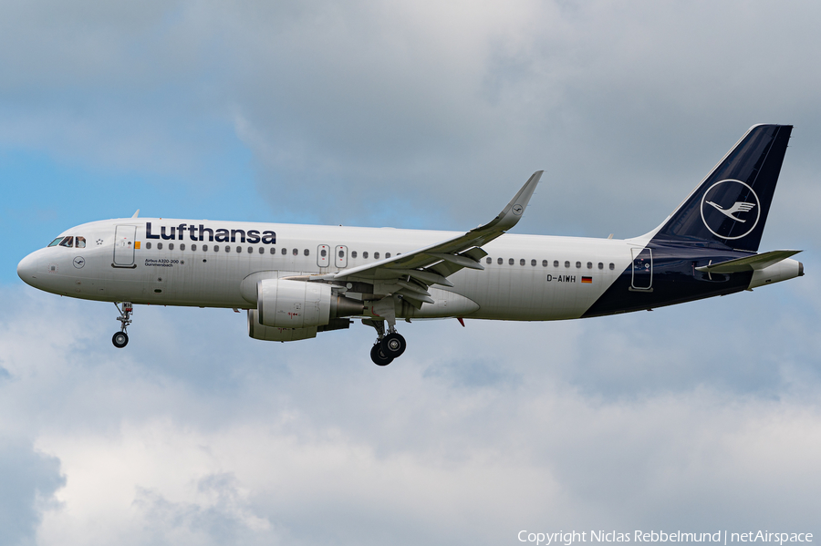 Lufthansa Airbus A320-214 (D-AIWH) | Photo 452723