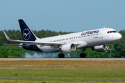 Lufthansa Airbus A320-214 (D-AIWI) at  Berlin Brandenburg, Germany