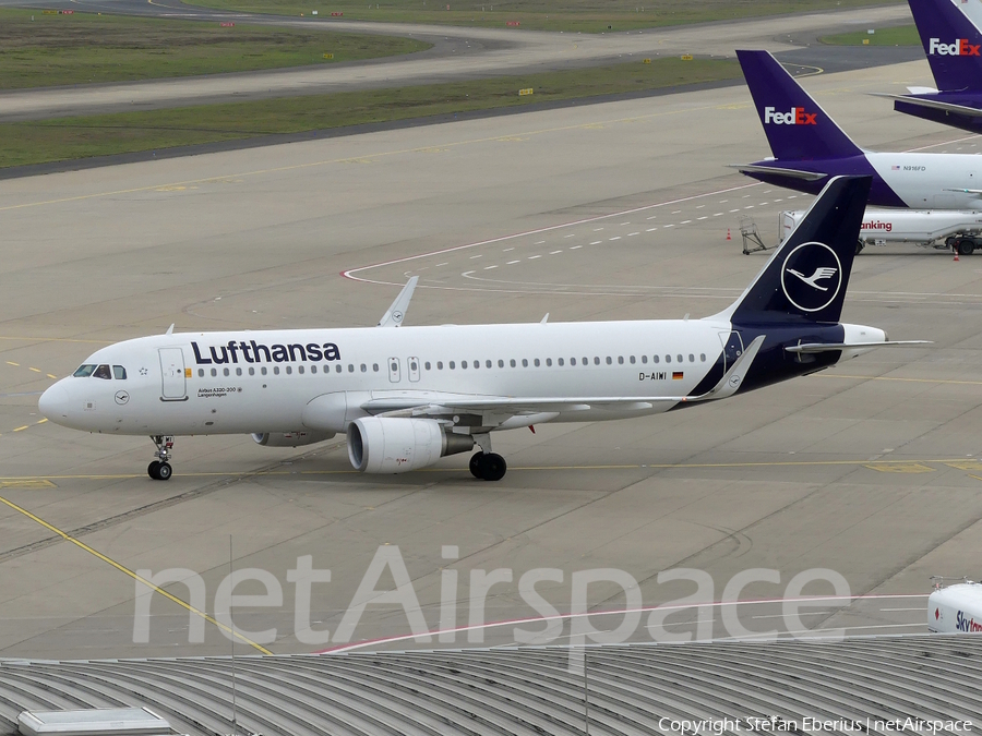 Lufthansa Airbus A320-214 (D-AIWI) | Photo 544518