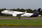 Lufthansa Airbus A320-214 (D-AIWI) at  Hamburg - Fuhlsbuettel (Helmut Schmidt), Germany