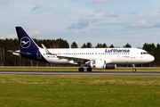 Lufthansa Airbus A320-214 (D-AIWI) at  Hamburg - Fuhlsbuettel (Helmut Schmidt), Germany