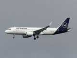Lufthansa Airbus A320-214 (D-AIWJ) at  Frankfurt am Main, Germany