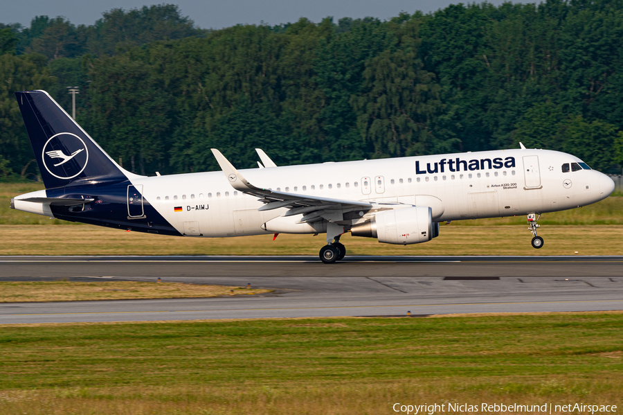 Lufthansa Airbus A320-214 (D-AIWJ) | Photo 453624