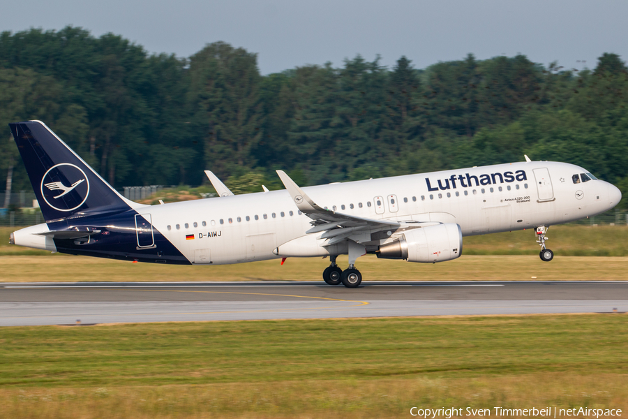 Lufthansa Airbus A320-214 (D-AIWJ) | Photo 453707