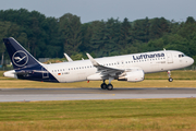 Lufthansa Airbus A320-214 (D-AIWJ) at  Hamburg - Fuhlsbuettel (Helmut Schmidt), Germany