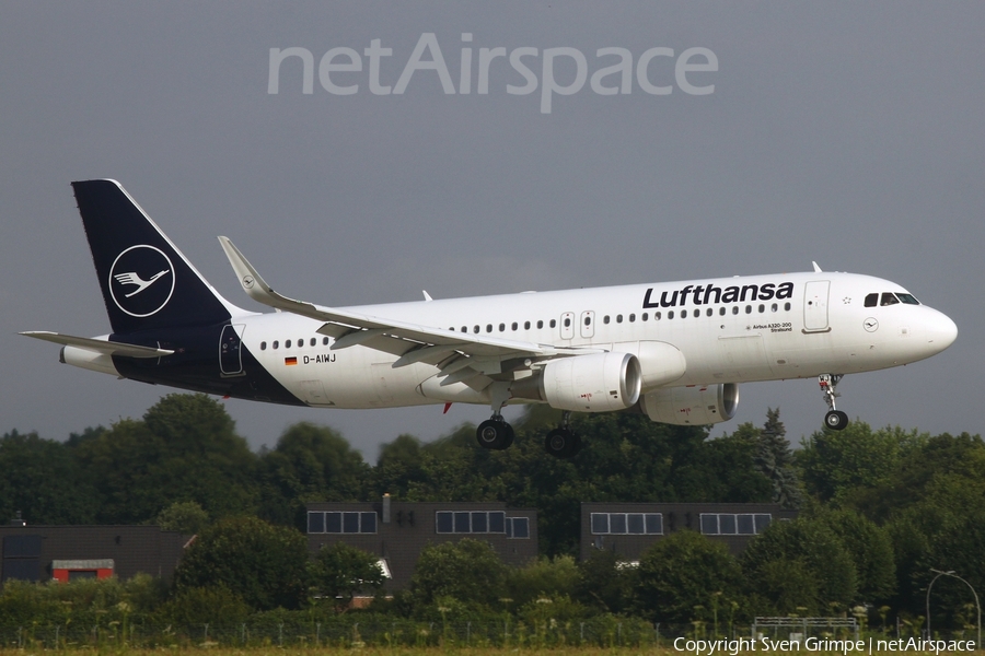 Lufthansa Airbus A320-214 (D-AIWJ) | Photo 459802