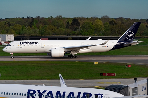 Lufthansa Airbus A350-941 (D-AIXA) at  Hamburg - Fuhlsbuettel (Helmut Schmidt), Germany