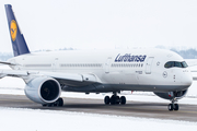 Lufthansa Airbus A350-941 (D-AIXB) at  Munich, Germany