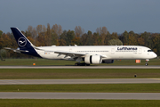 Lufthansa Airbus A350-941 (D-AIXB) at  Munich, Germany