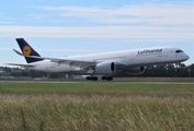 Lufthansa Airbus A350-941 (D-AIXD) at  Munich, Germany