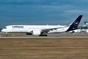 Lufthansa Airbus A350-941 (D-AIXE) at  Munich, Germany