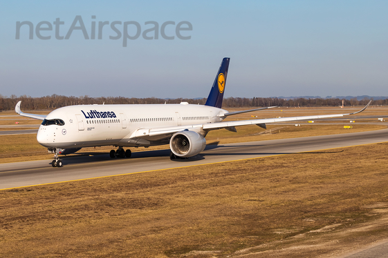 Lufthansa Airbus A350-941 (D-AIXG) at  Munich, Germany