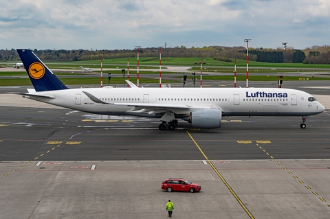 Lufthansa Airbus A350-941 (D-AIXH) at  Hamburg - Fuhlsbuettel (Helmut Schmidt), Germany