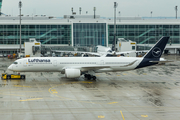 Lufthansa Airbus A350-941 (D-AIXJ) at  Munich, Germany