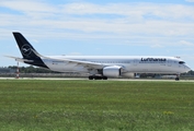 Lufthansa Airbus A350-941 (D-AIXO) at  Munich, Germany