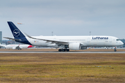 Lufthansa Airbus A350-941 (D-AIXP) at  Munich, Germany