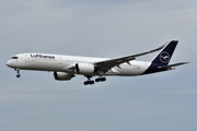 Lufthansa Airbus A350-941 (D-AIXQ) at  Frankfurt am Main, Germany