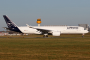 Lufthansa Airbus A350-941 (D-AIXQ) at  Hamburg - Fuhlsbuettel (Helmut Schmidt), Germany