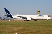 Lufthansa Airbus A350-941 (D-AIXQ) at  Hamburg - Fuhlsbuettel (Helmut Schmidt), Germany