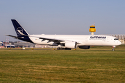 Lufthansa Airbus A350-941 (D-AIXQ) at  Hamburg - Fuhlsbuettel (Helmut Schmidt), Germany