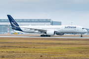 Lufthansa Airbus A350-941 (D-AIXQ) at  Munich, Germany