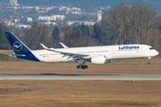 Lufthansa Airbus A350-941 (D-AIXW) at  Munich, Germany