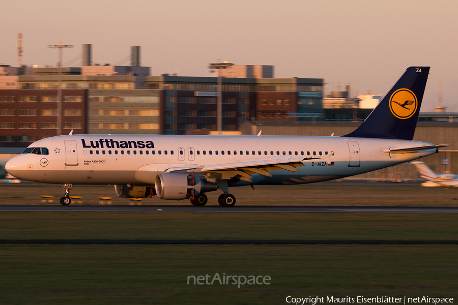 Lufthansa Airbus A320-214 (D-AIZA) | Photo 132504