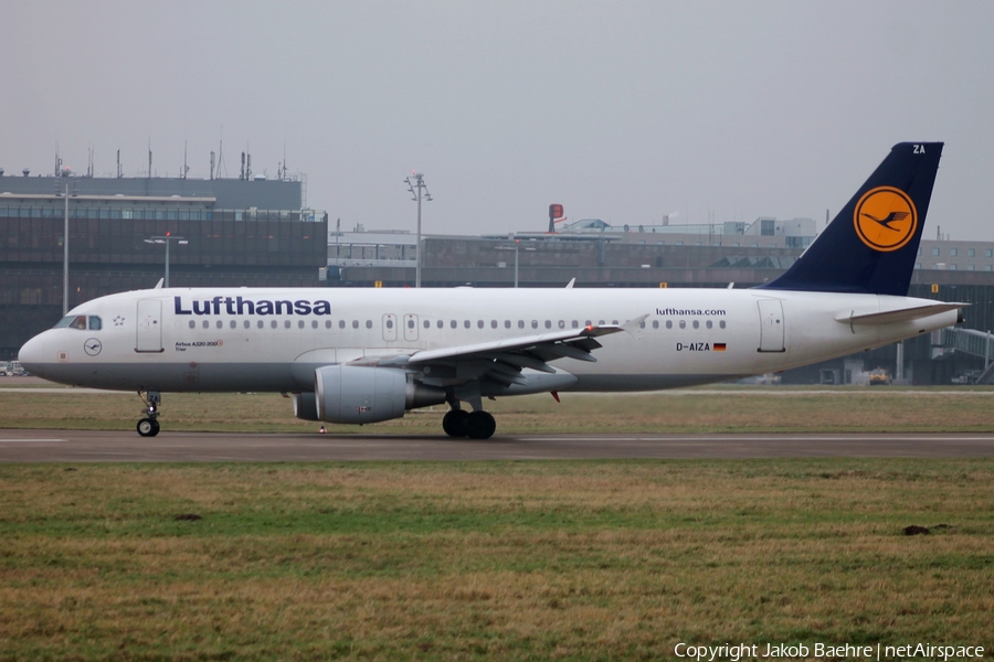 Lufthansa Airbus A320-214 (D-AIZA) | Photo 139154